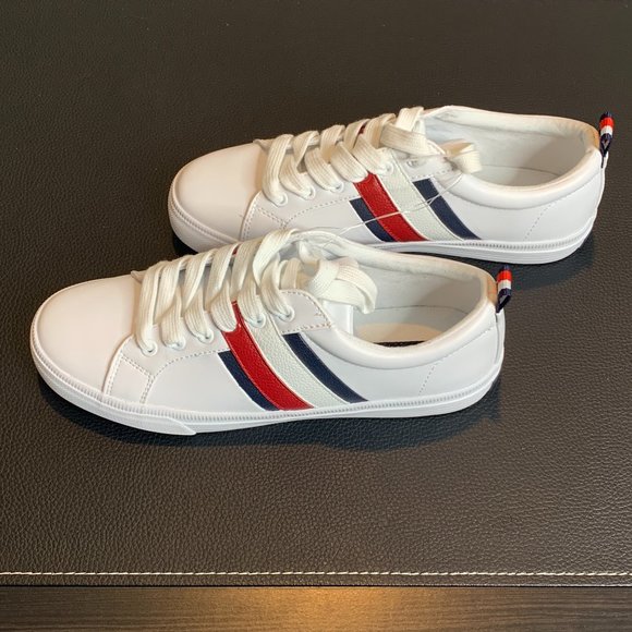 Tommy Hilfiger Shoes - Tommy Hilfiger Women's Lace Up Sneakers Size 7